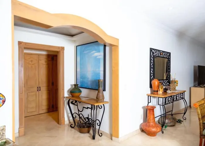 Beachfront, Premium Ocean View, 5 Star, Vle 1604 *